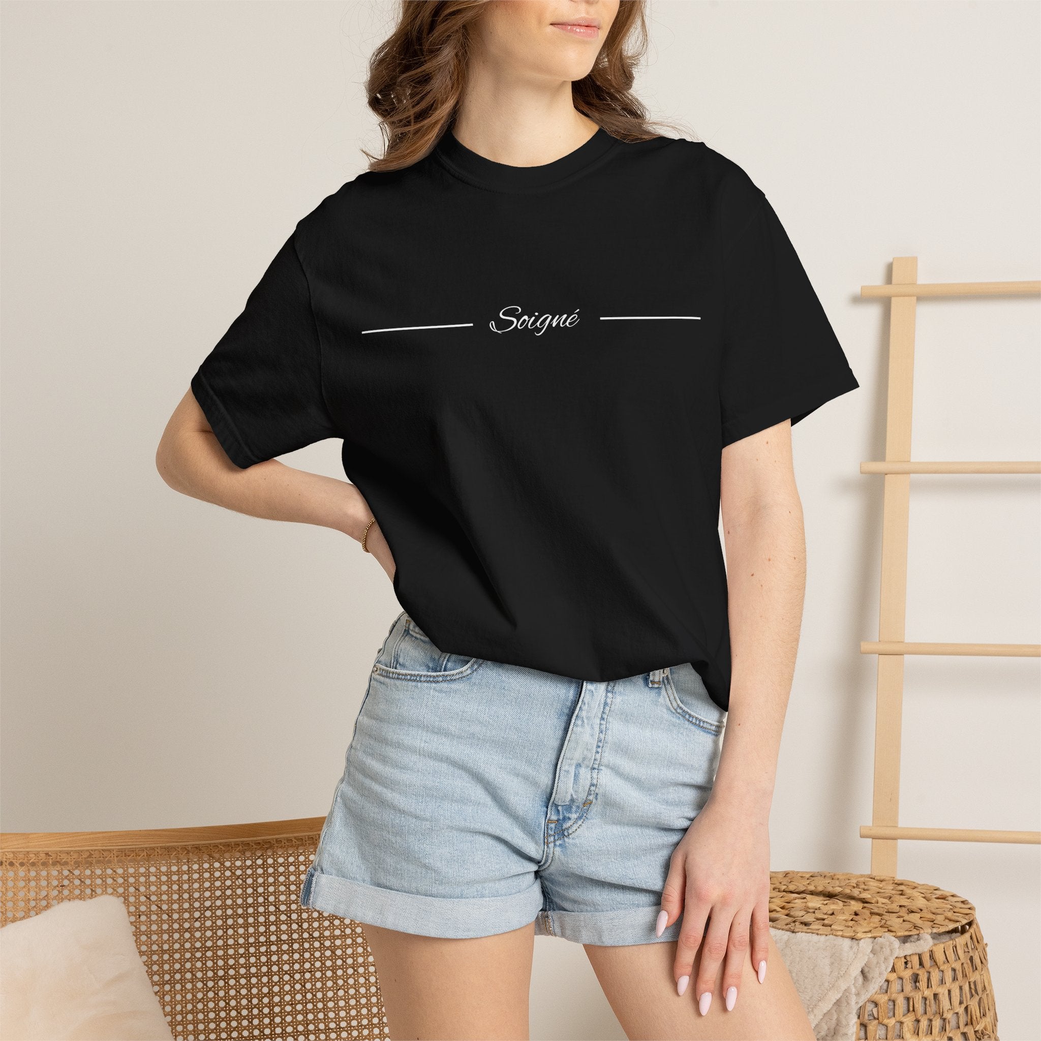 SOIGNÉ- Men's Essentials Tee white script