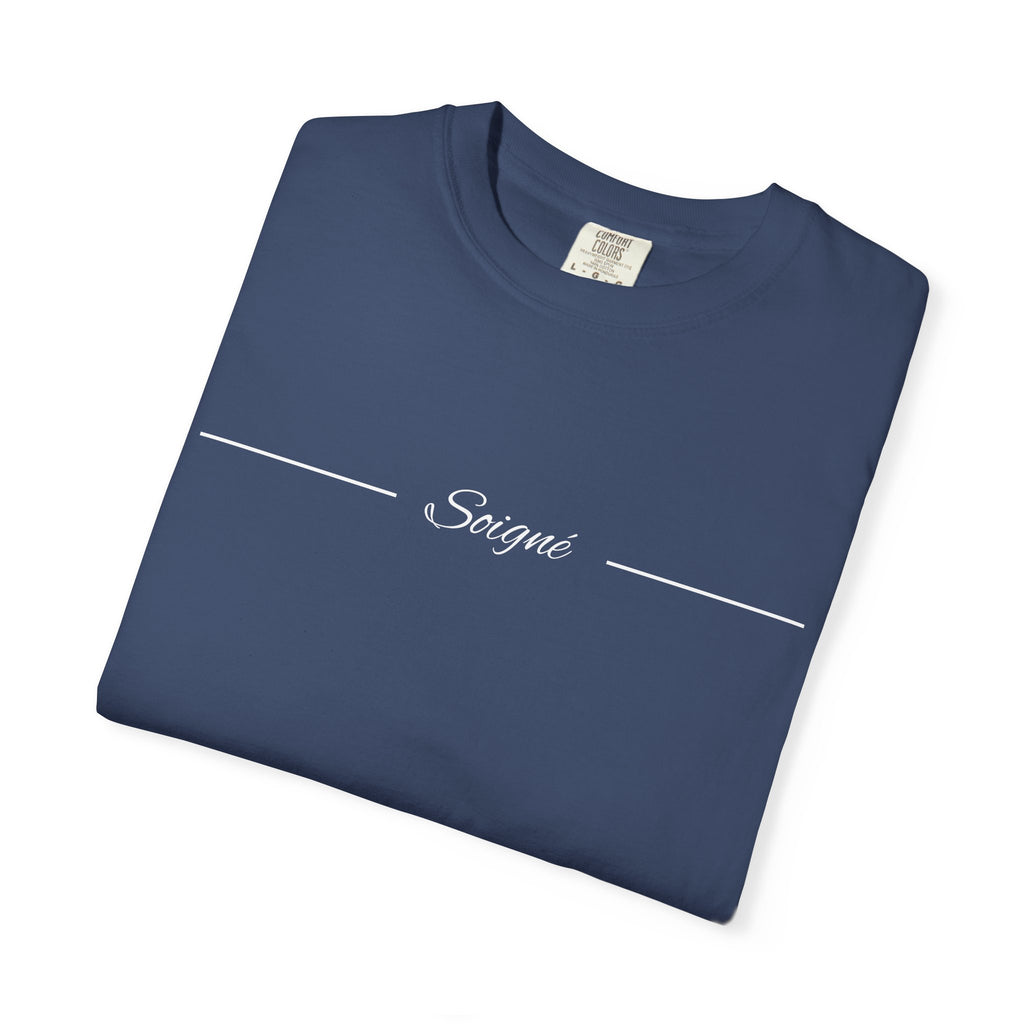 SOIGNÉ- Men's Essentials Tee white script